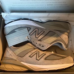 New Balance 990V5 sneaker